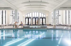 Idéalement situé au cœur du Vieux-Québec, l'emblématique Fairmont Le Château Frontenac est l’endroit idéal pour découvrir la ville de Québec