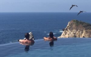 PARAISO DE LOS ANGELES est une petite propriété exclusive au sud de la côte pacifique mexicaine, dans l’état de Oaxaca. il se trouve entre le village de pêche