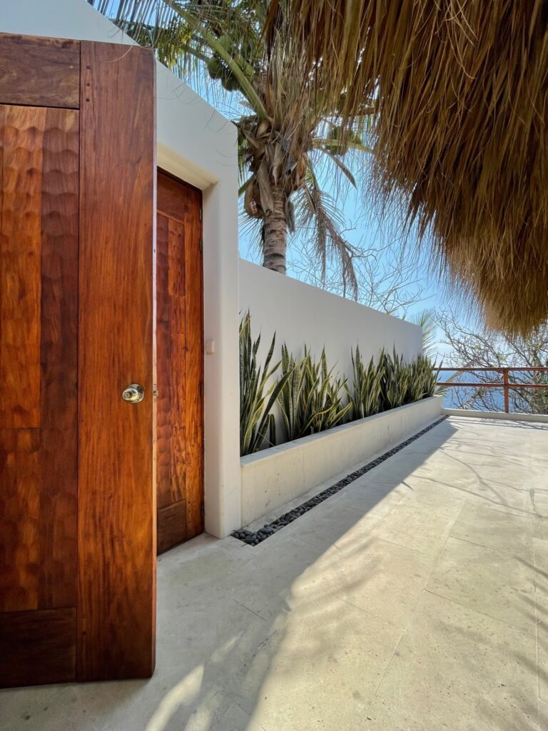 PARAISO DE LOS ANGELES est une petite propriété exclusive au sud de la côte pacifique mexicaine, dans l’état de Oaxaca. il se trouve entre le village de pêche
